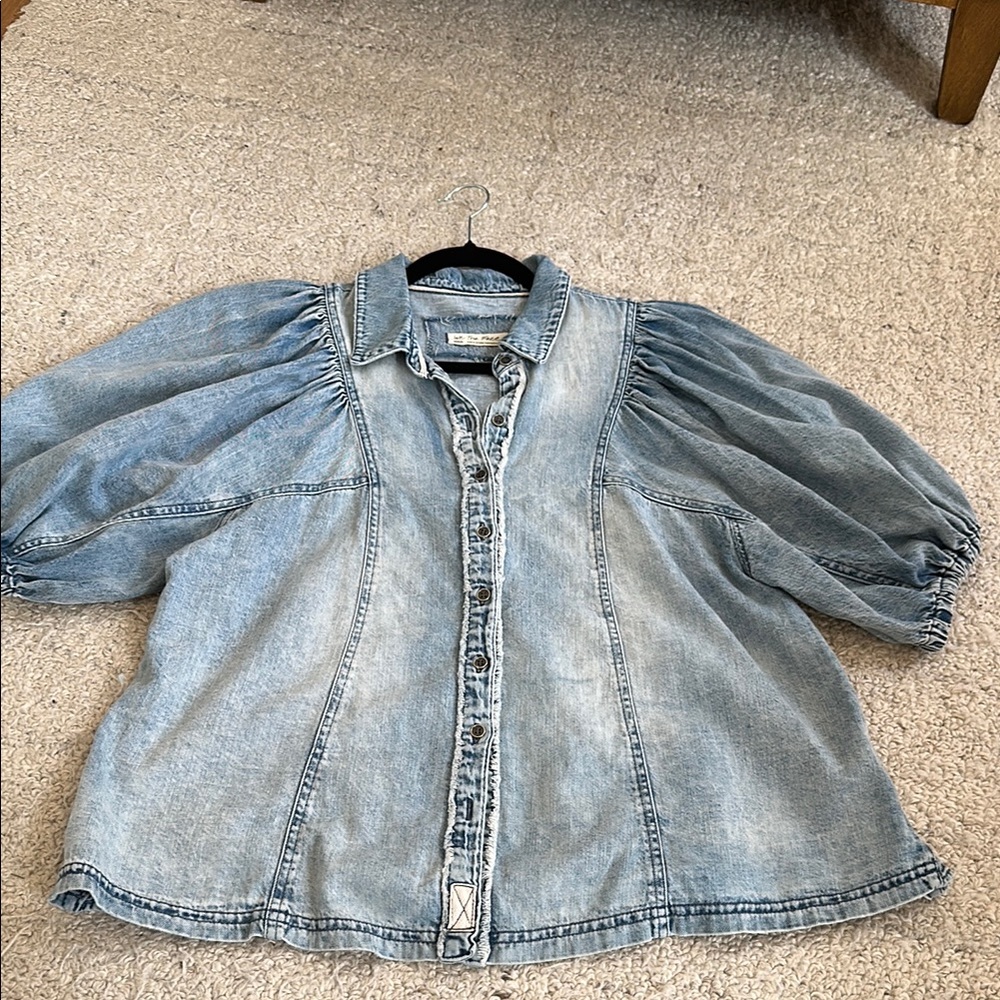We The Free Free People size medium denim blouse EUC